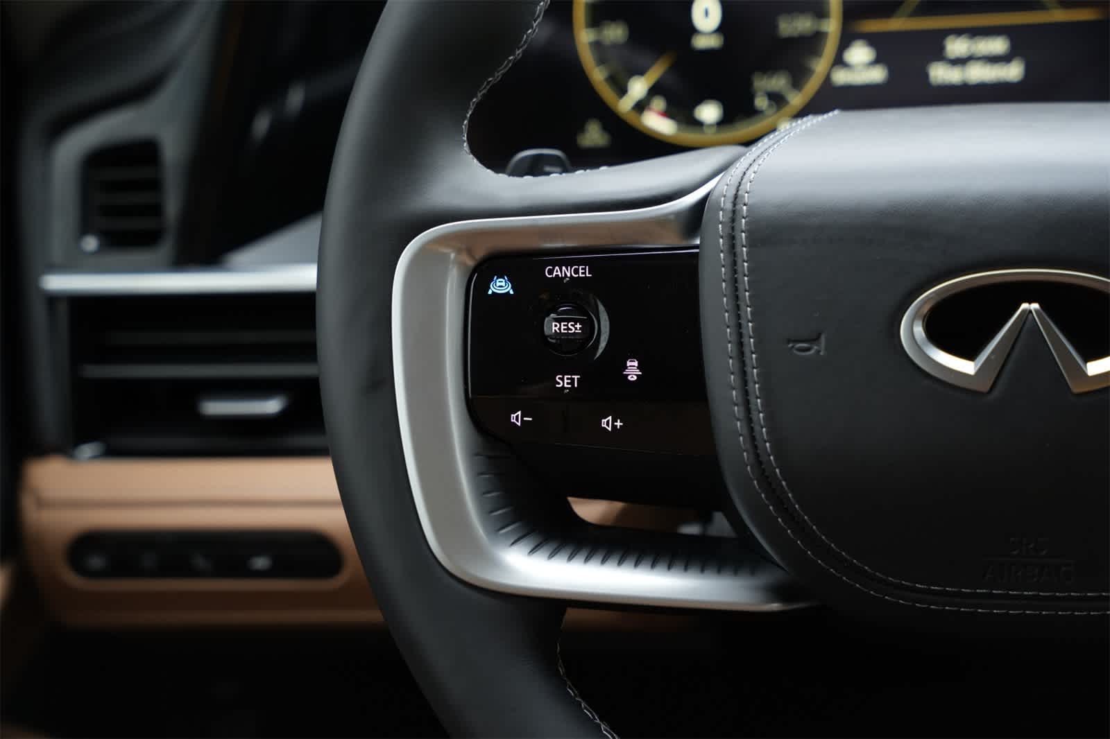 Thumbnail: 2025 INFINITI QX80 - 13