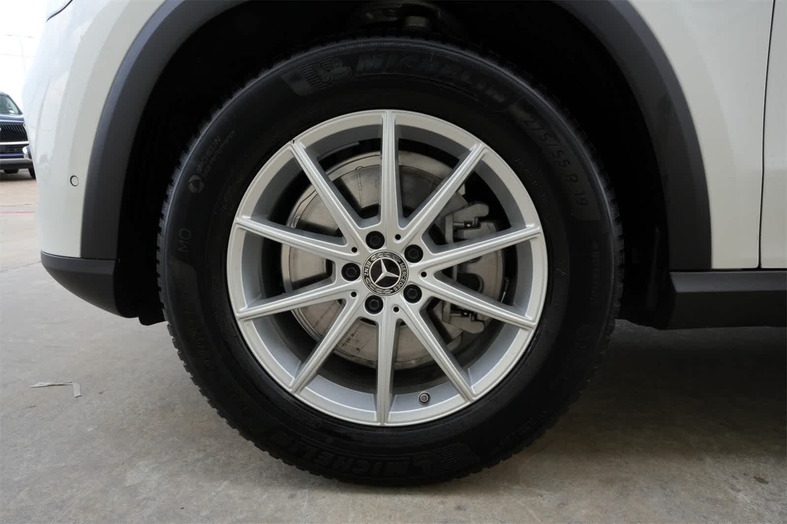 Thumbnail: 2025 Mercedes-Benz GLE - 27