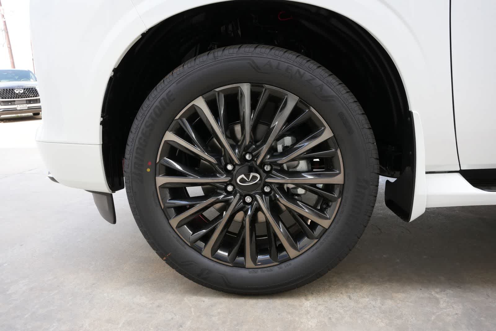 Thumbnail: 2026 INFINITI QX80 - 27