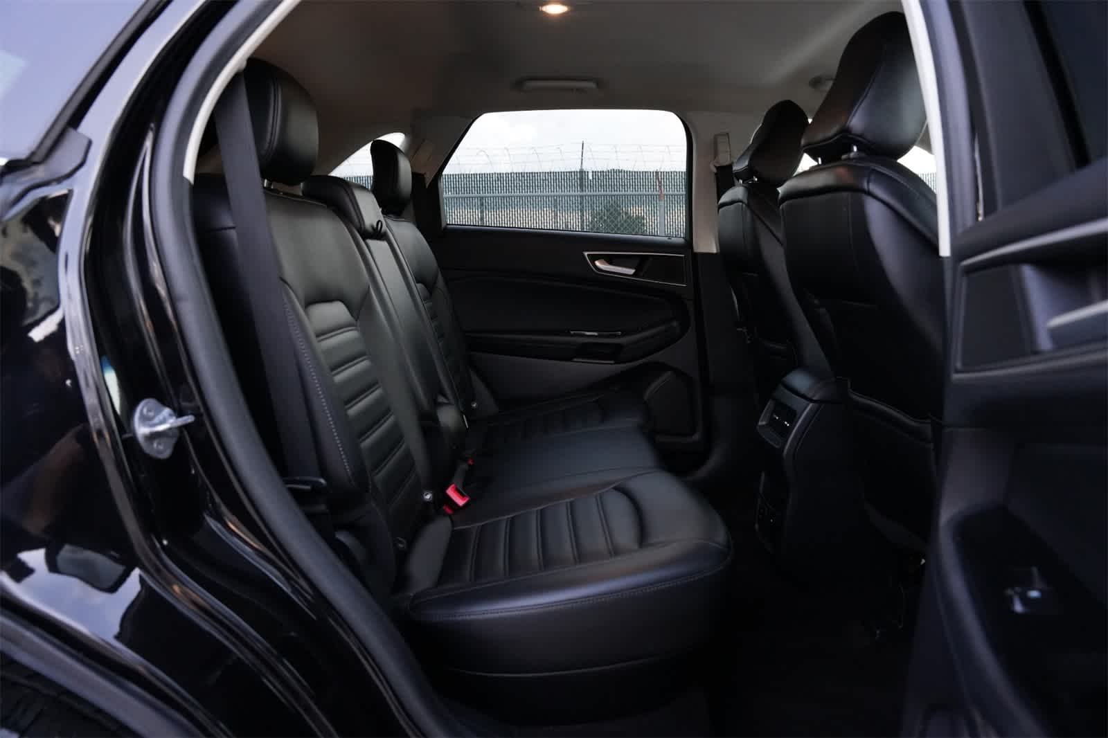 Thumbnail: 2020 Ford Edge - 21