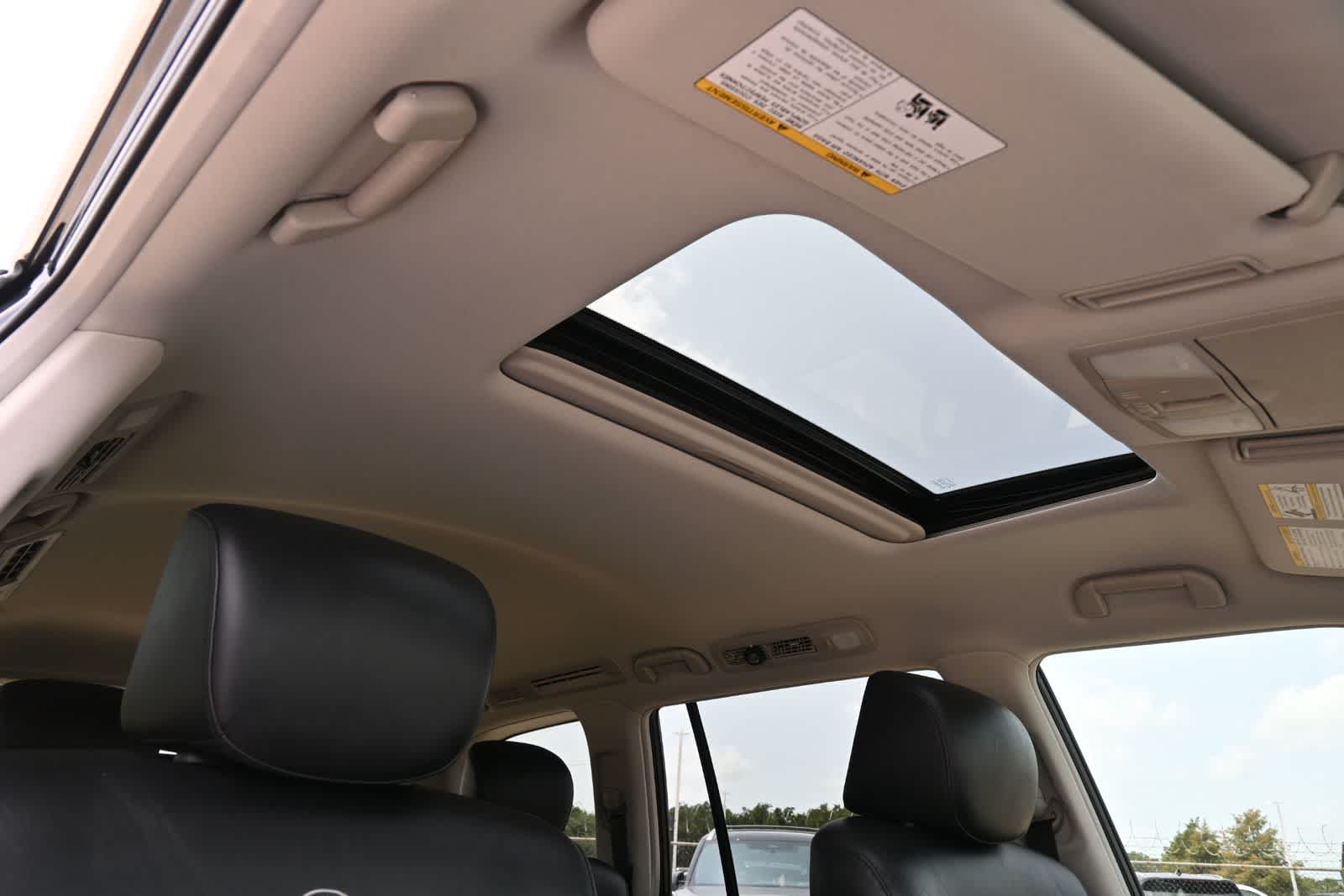 Thumbnail: 2012 INFINITI QX56 - 25