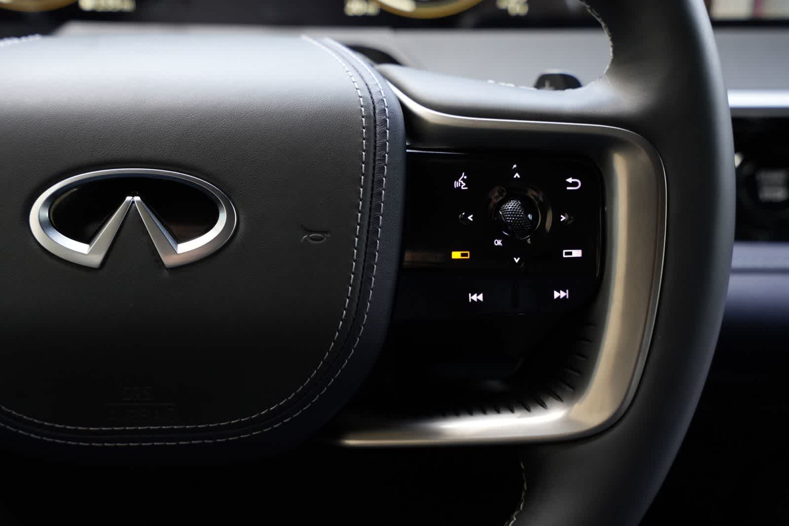 Thumbnail: 2026 INFINITI QX80 - 11