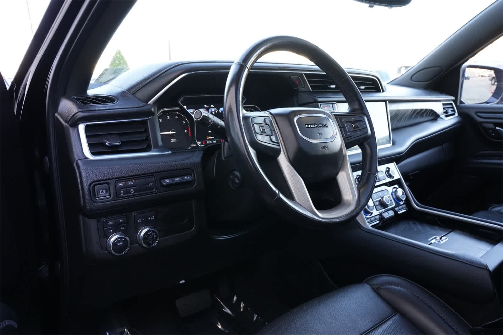 Thumbnail: 2021 GMC Yukon - 16