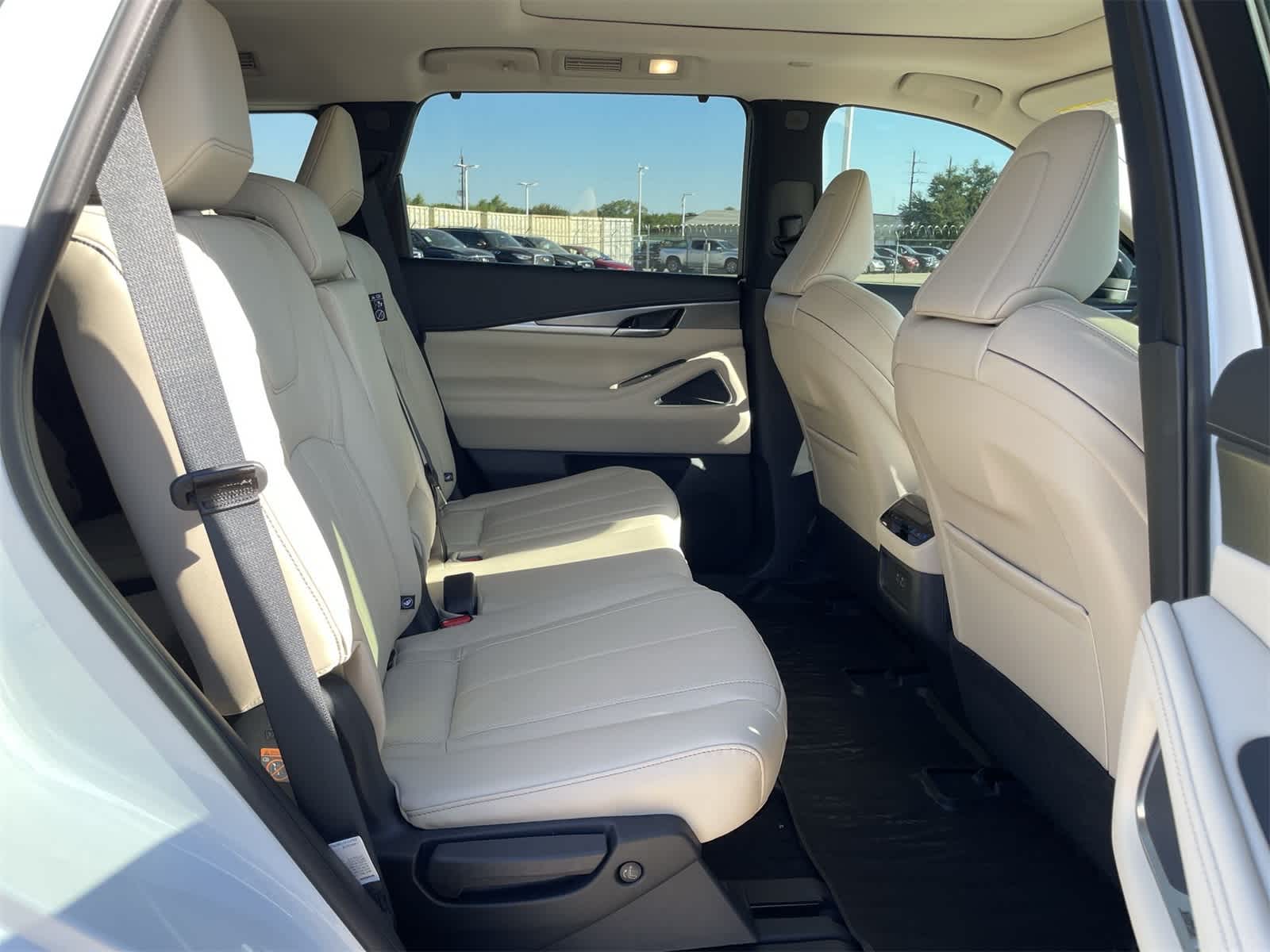 Thumbnail: 2025 INFINITI QX60 - 23