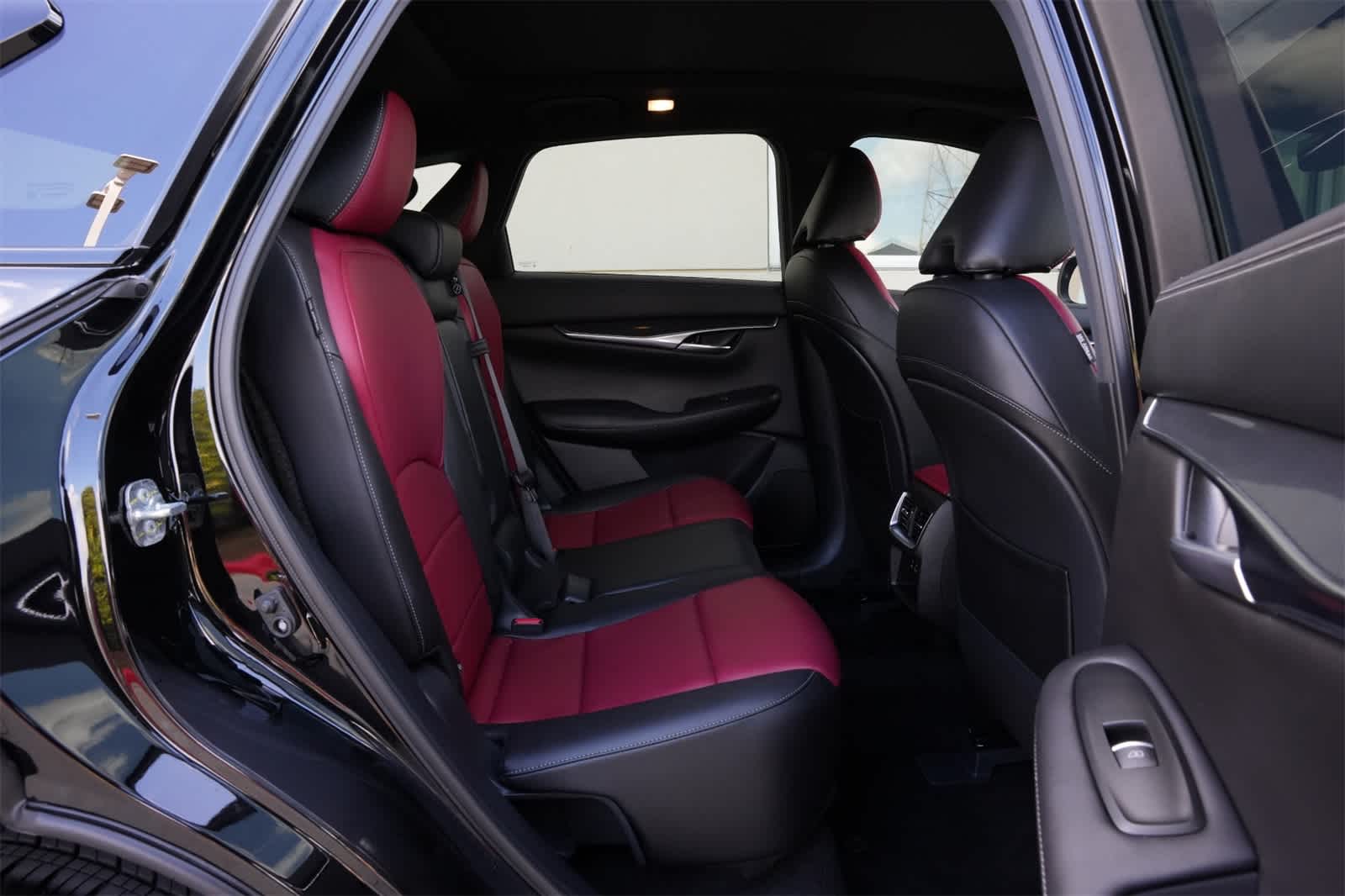 Thumbnail: 2025 INFINITI QX50 - 21