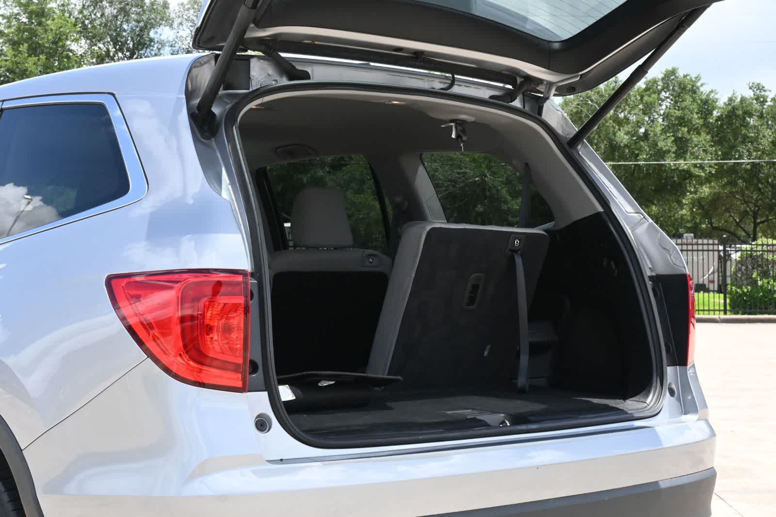 Thumbnail: 2018 Honda Pilot - 21