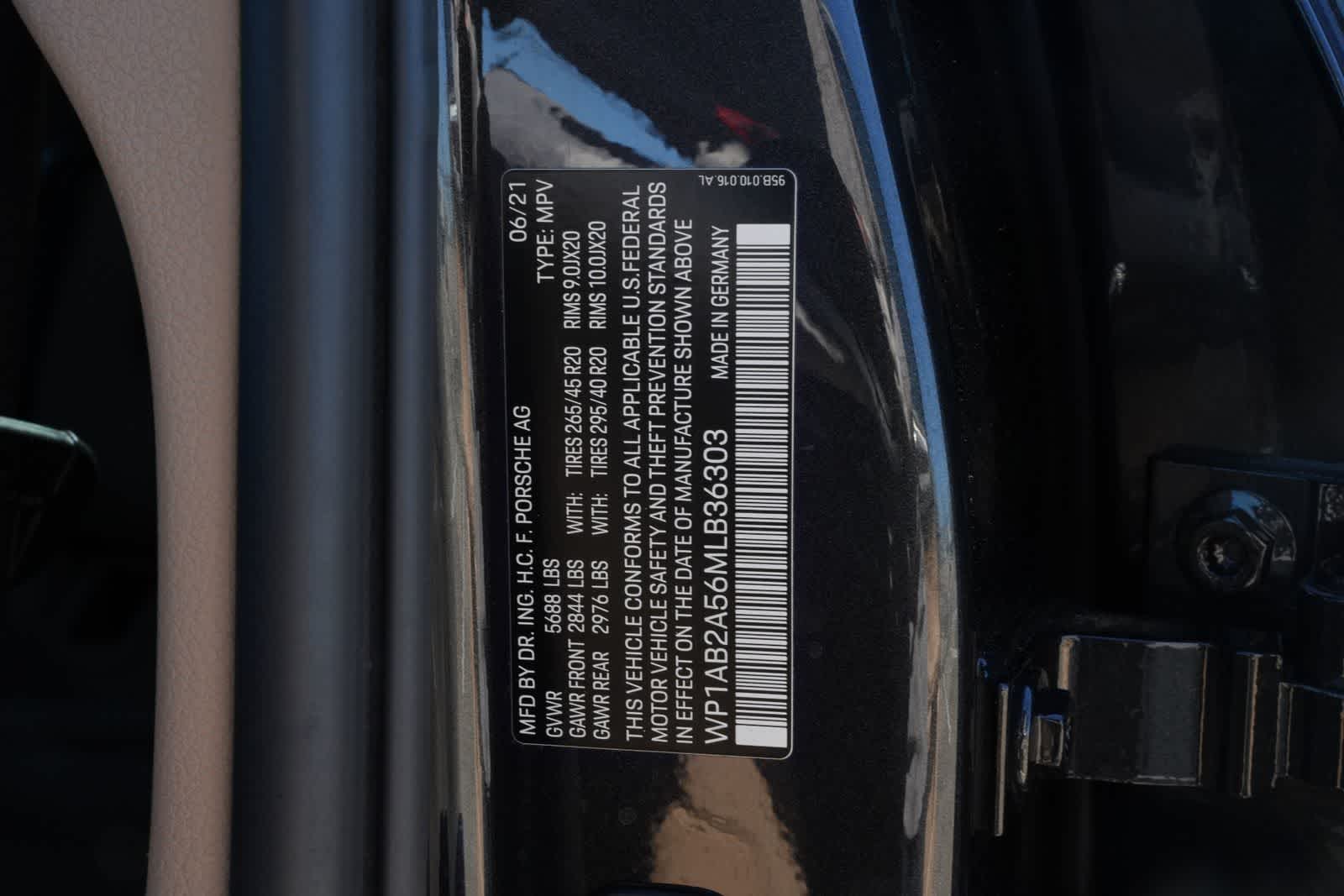 Thumbnail: 2021 Porsche Macan - 26