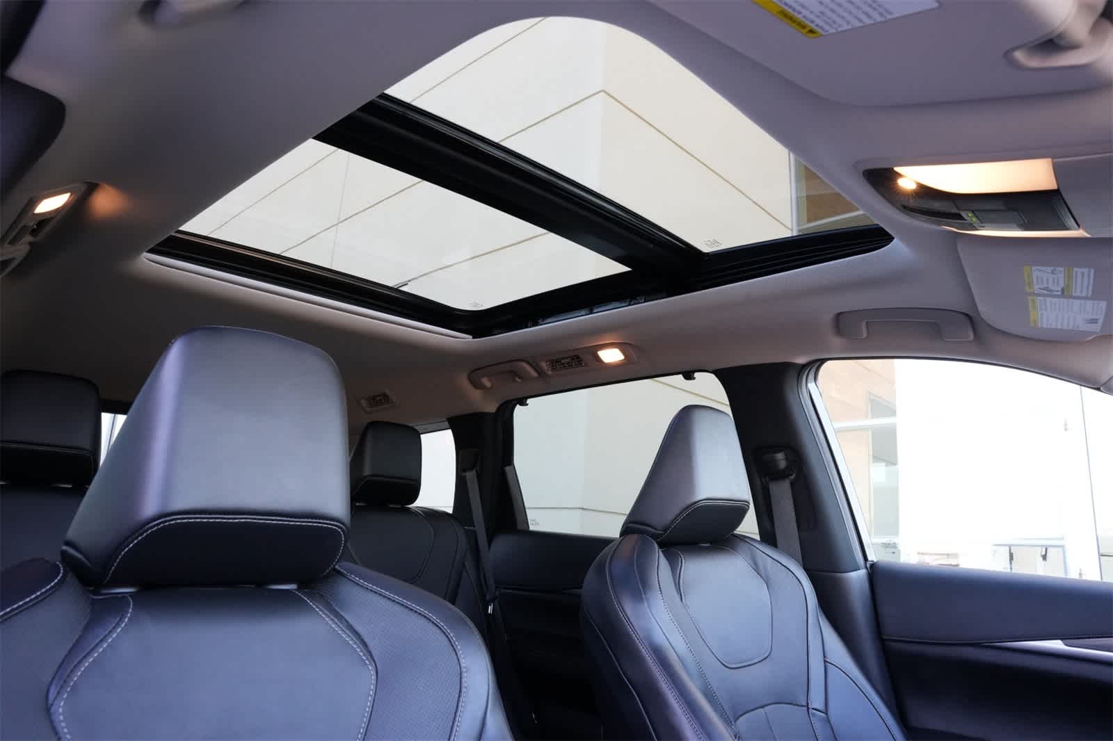 Thumbnail: 2023 INFINITI QX60 - 25