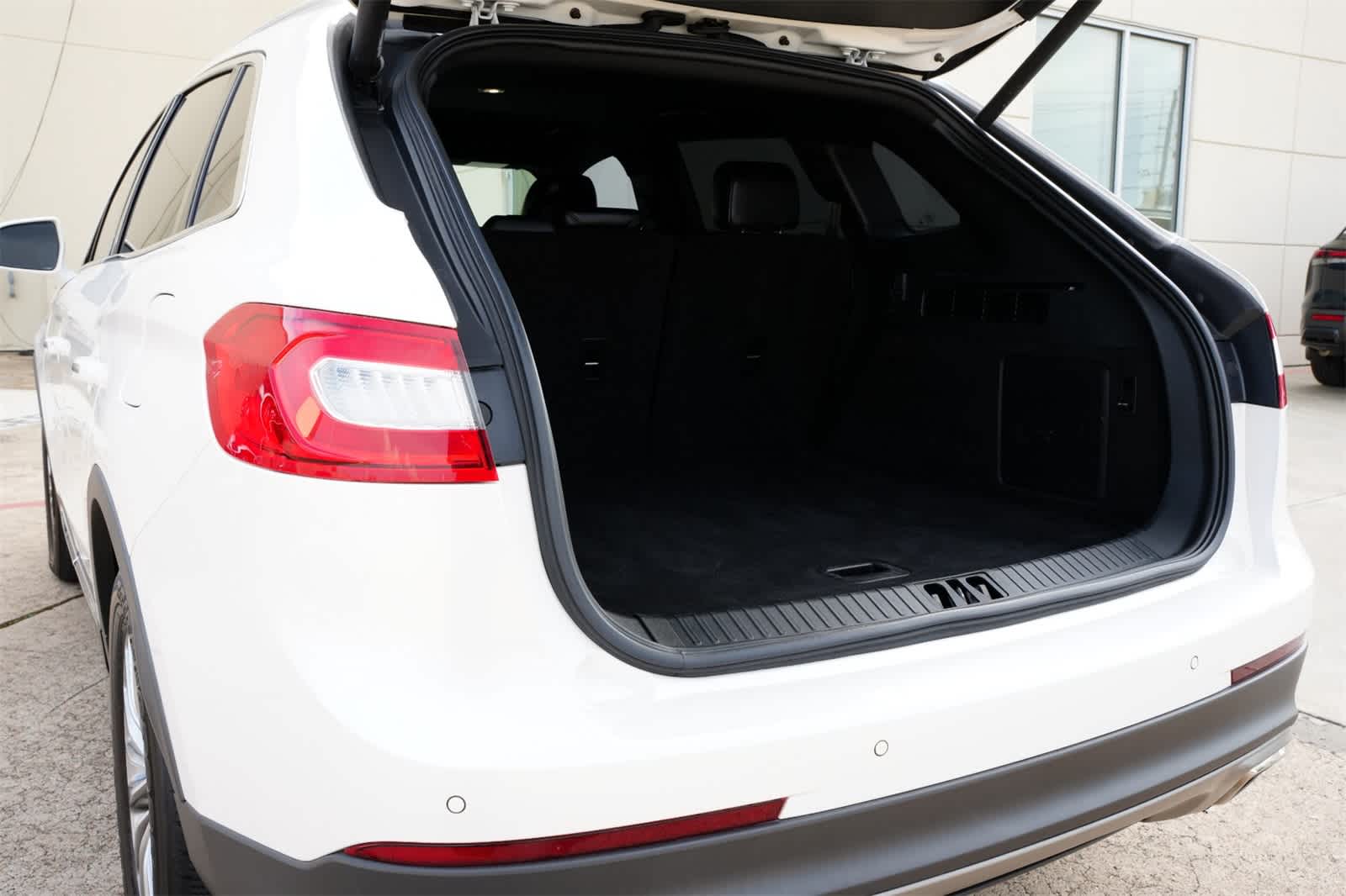 Thumbnail: 2018 Lincoln MKX - 21