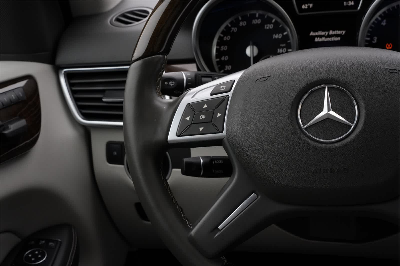 Thumbnail: 2015 Mercedes-Benz M-Class - 10