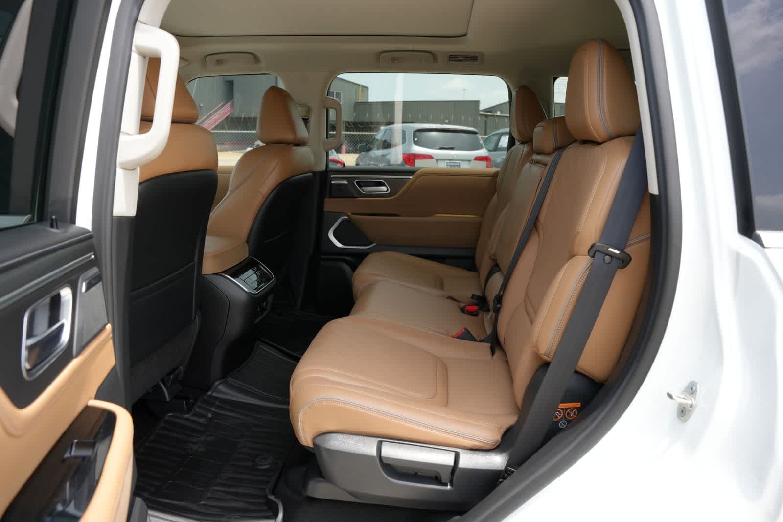 Thumbnail: 2026 INFINITI QX80 - 19