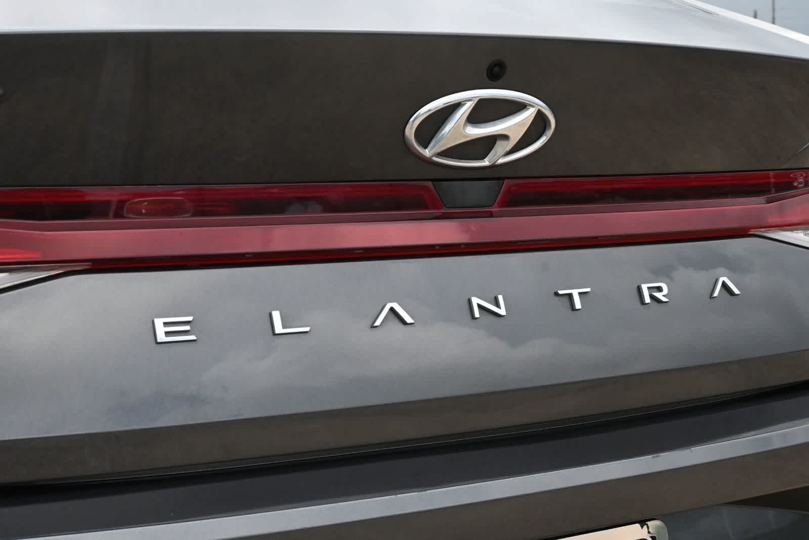 Thumbnail: 2021 Hyundai Elantra - 20