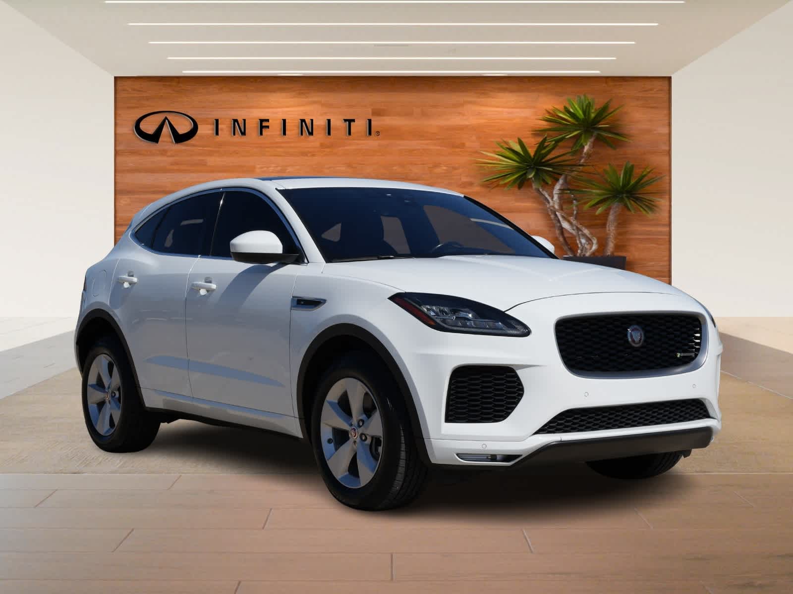 Thumbnail: 2019 Jaguar E-Pace - 3