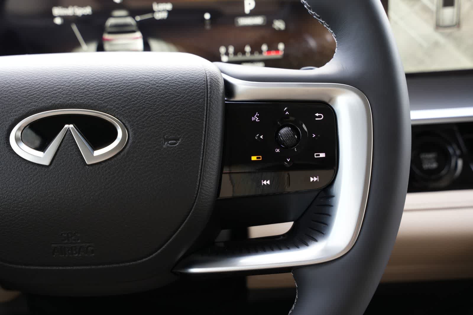 Thumbnail: 2026 INFINITI QX80 - 11