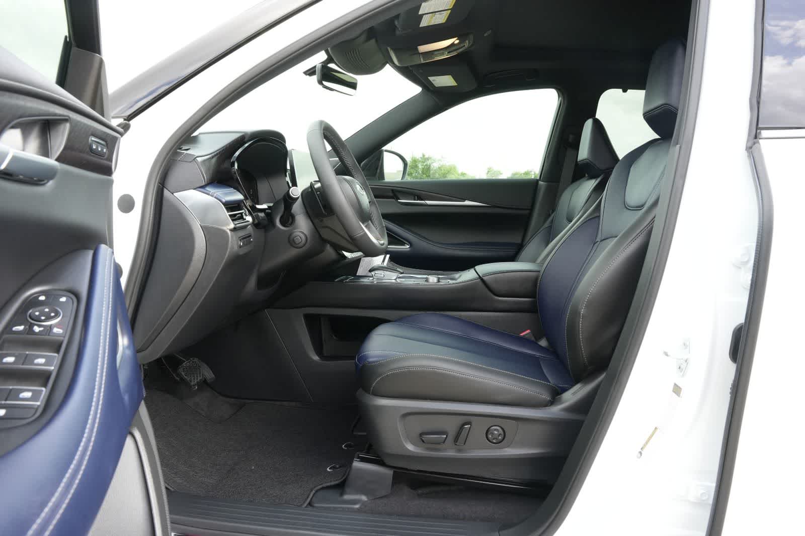 Thumbnail: 2026 INFINITI QX60 - 17