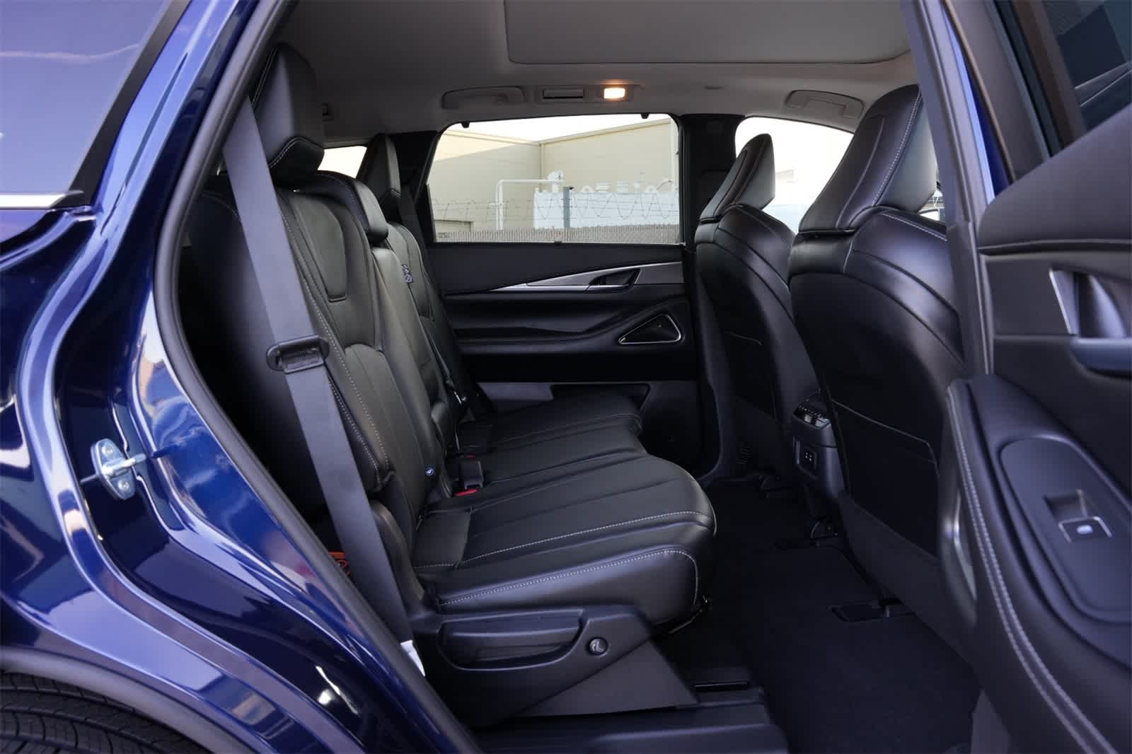 Thumbnail: 2026 INFINITI QX60 - 21