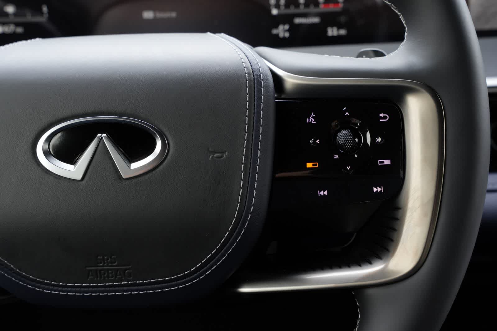 Thumbnail: 2026 INFINITI QX80 - 11