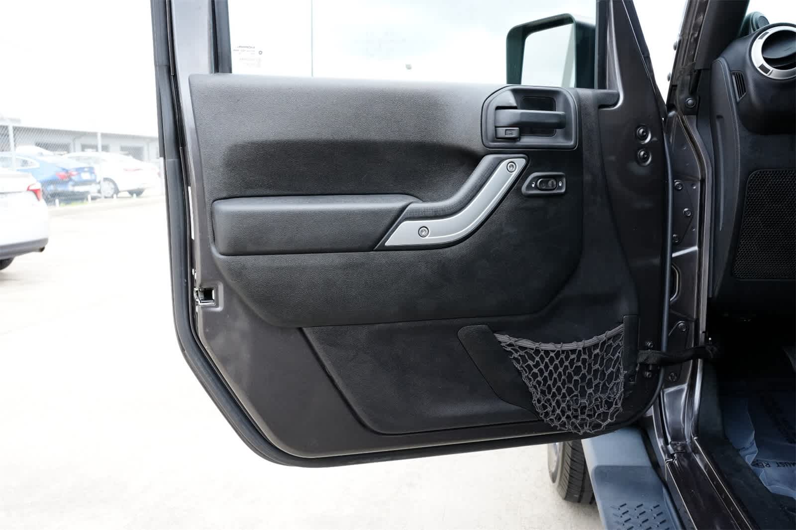 Thumbnail: 2014 Jeep Wrangler - 17