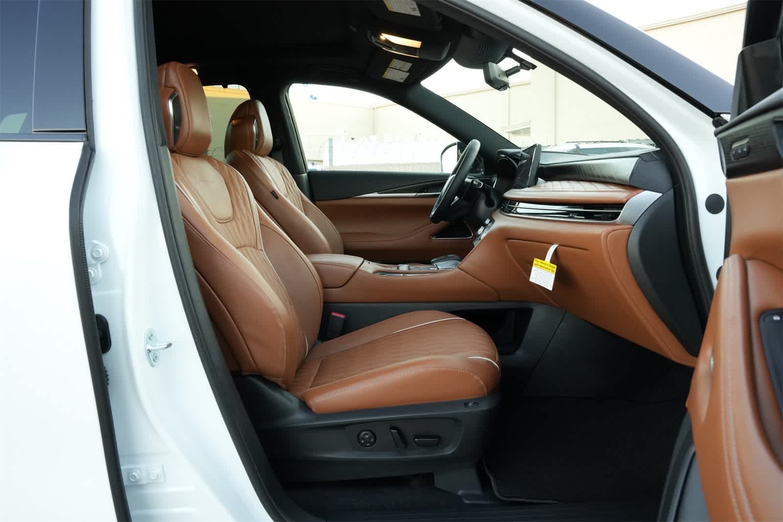 Thumbnail: 2026 INFINITI QX60 - 24