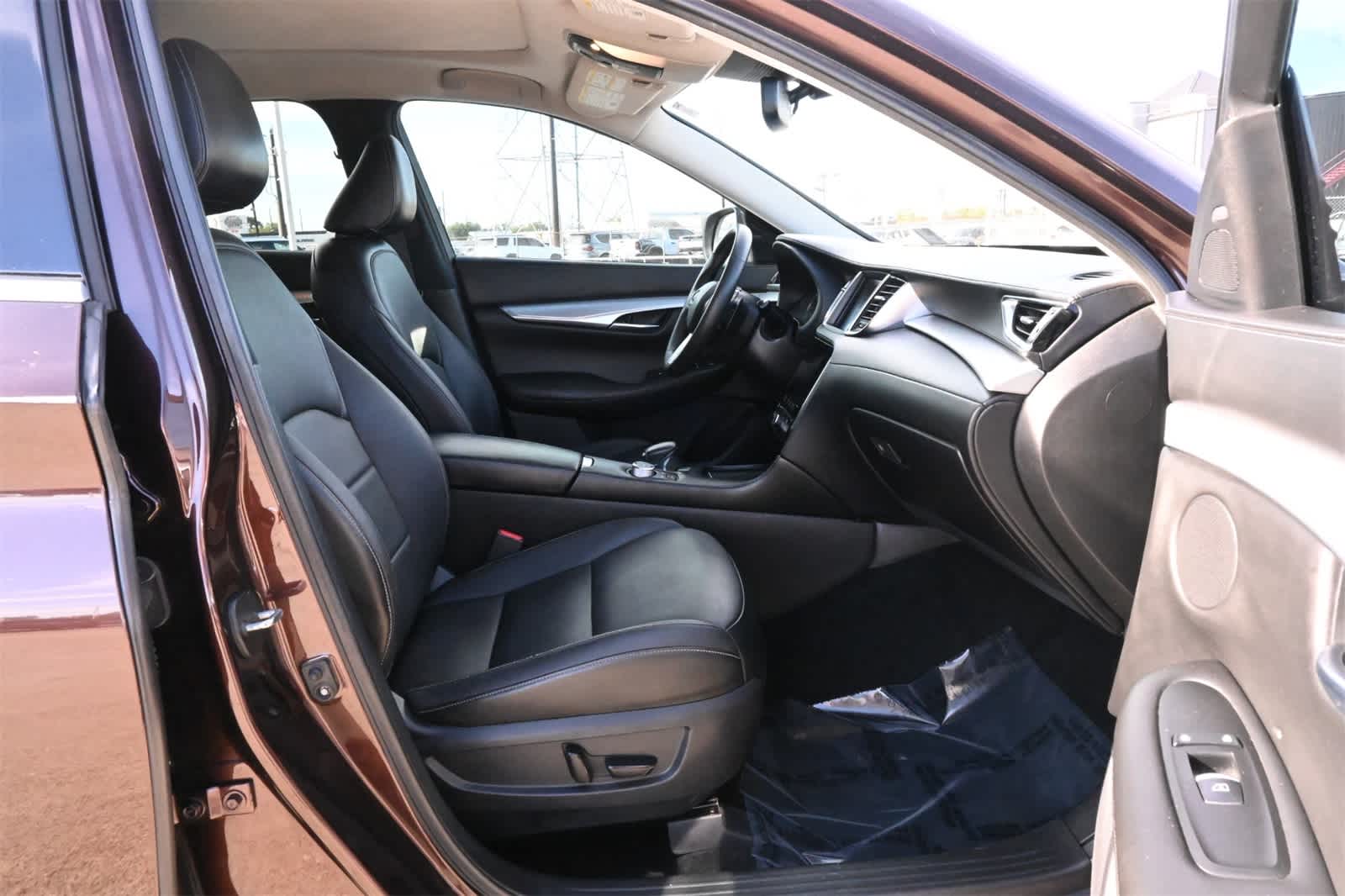 Thumbnail: 2020 INFINITI QX50 - 24