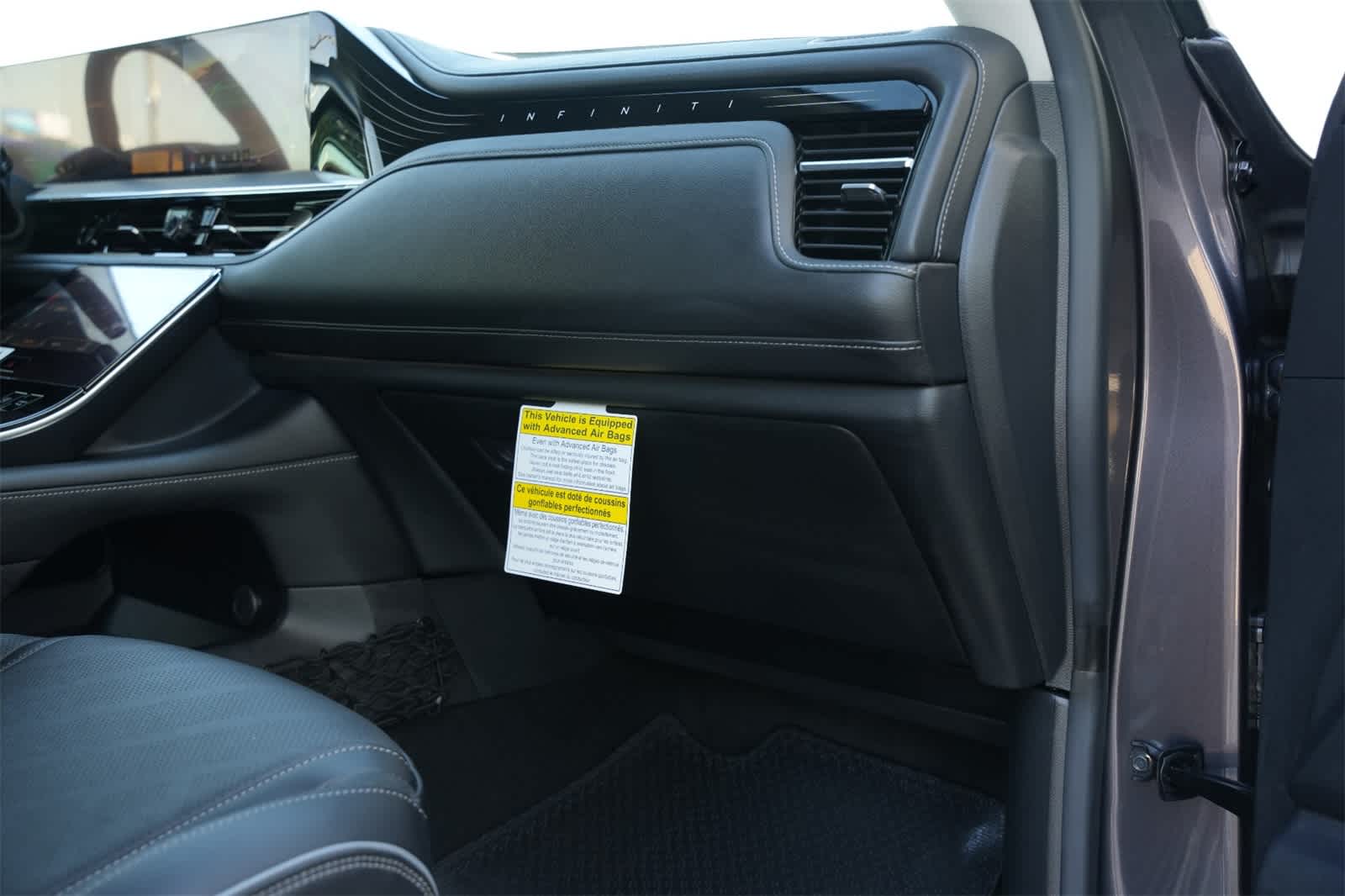 2025 INFINITI QX80 Luxe 23