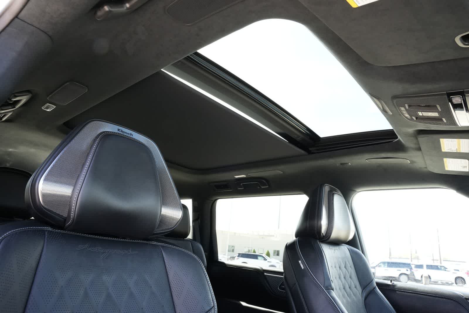 Thumbnail: 2026 INFINITI QX80 - 24