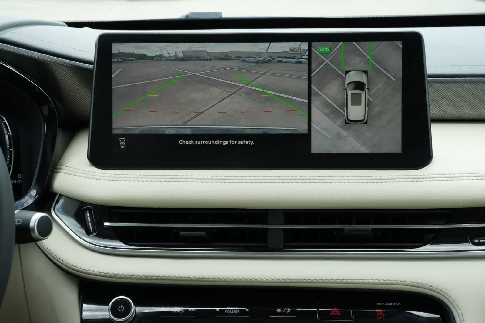 Thumbnail: 2023 INFINITI QX60 - 14