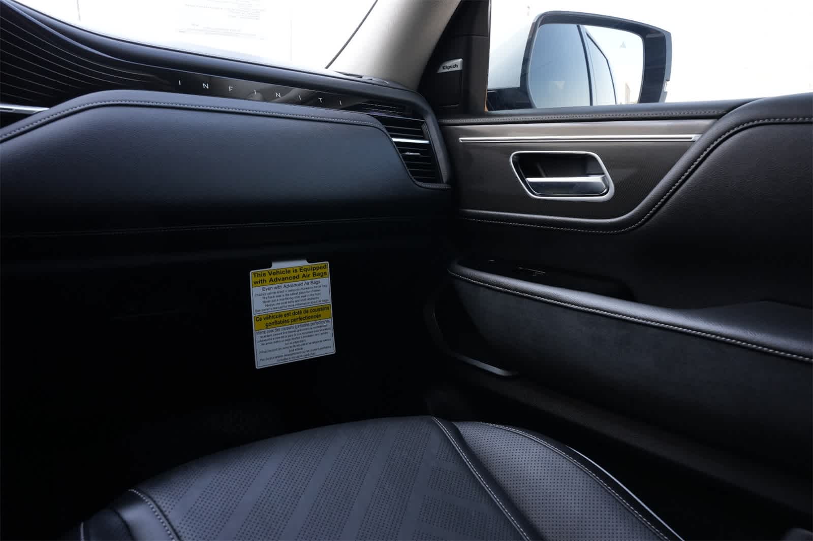 Thumbnail: 2026 INFINITI QX80 - 8