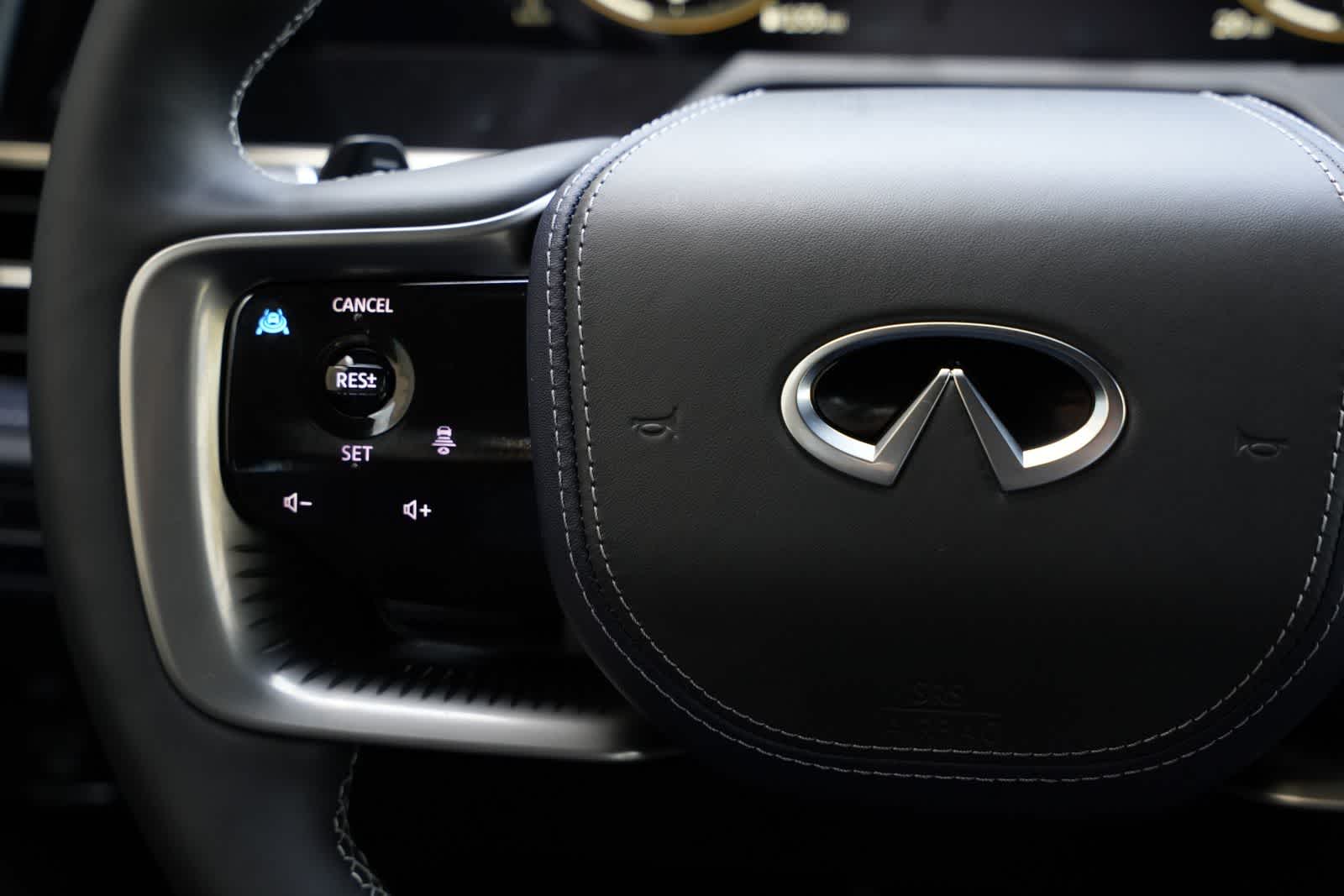 Thumbnail: 2026 INFINITI QX80 - 10