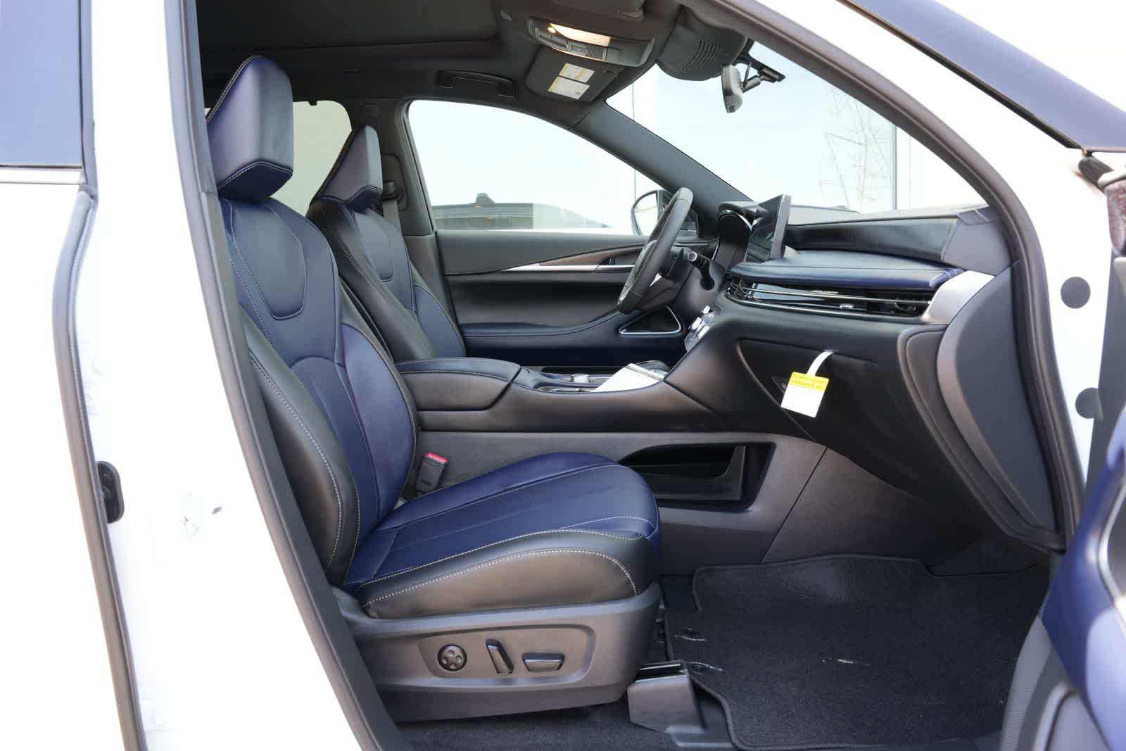 Thumbnail: 2026 INFINITI QX60 - 24