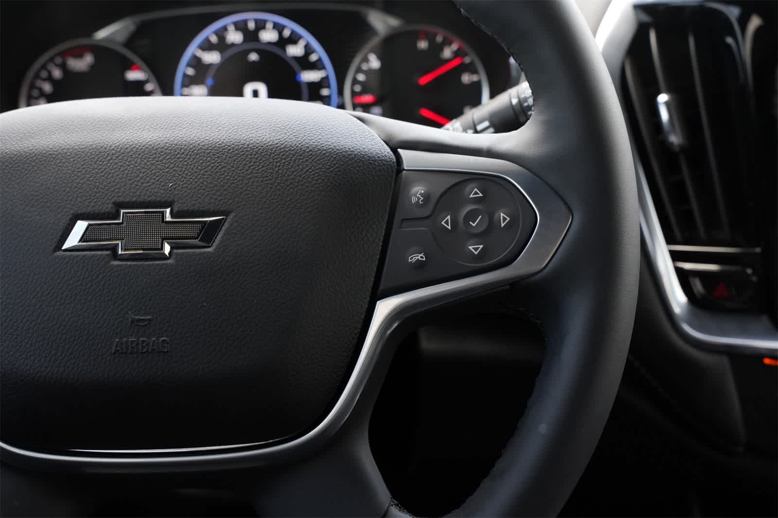 Thumbnail: 2023 Chevrolet Traverse - 11