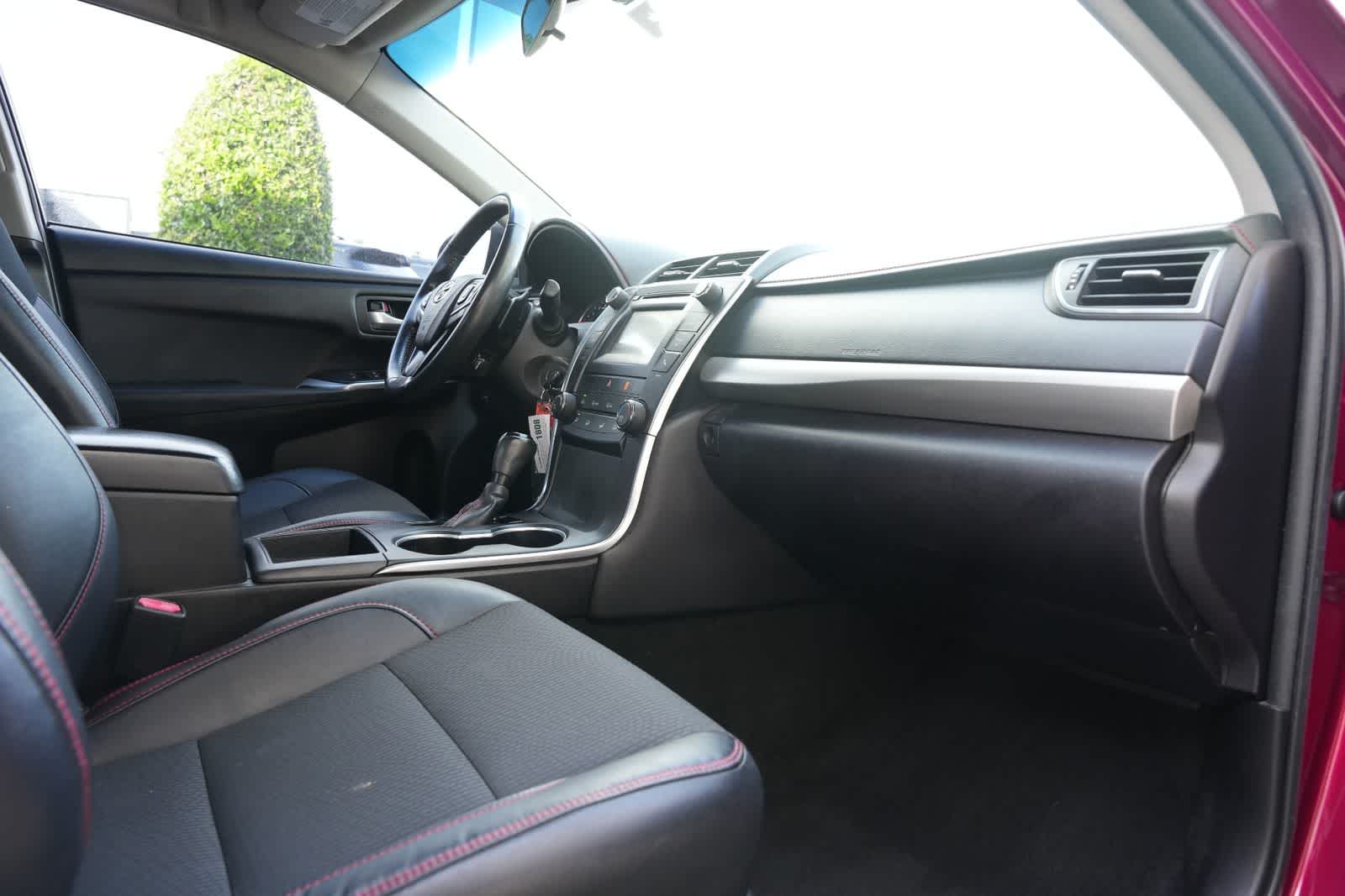 Thumbnail: 2016 Toyota Camry - 18