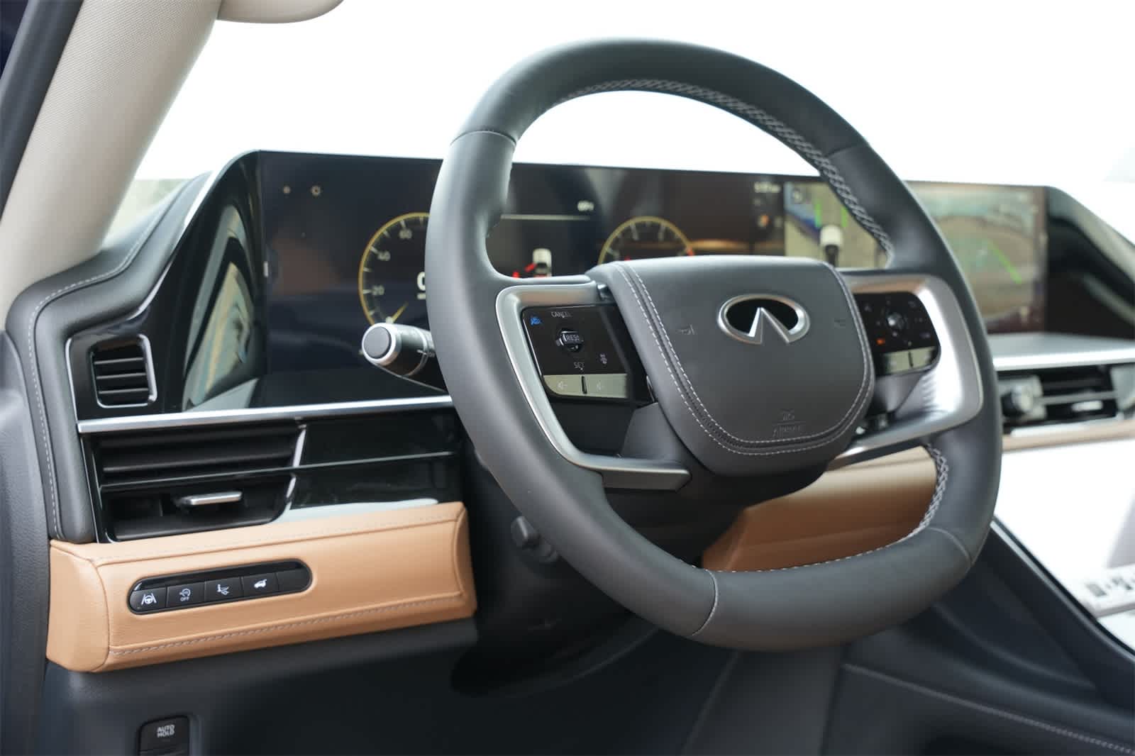 2025 INFINITI QX80 Sensory 16