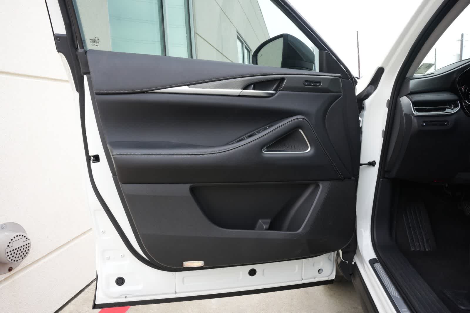 Thumbnail: 2023 INFINITI QX60 - 19