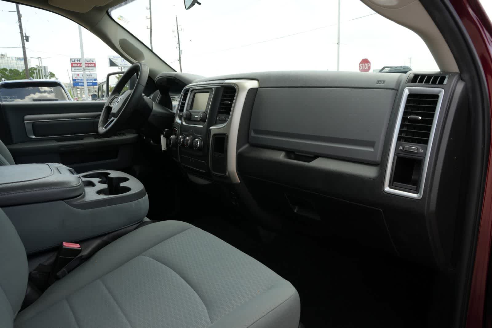Thumbnail: 2019 RAM 1500 Classic - 19
