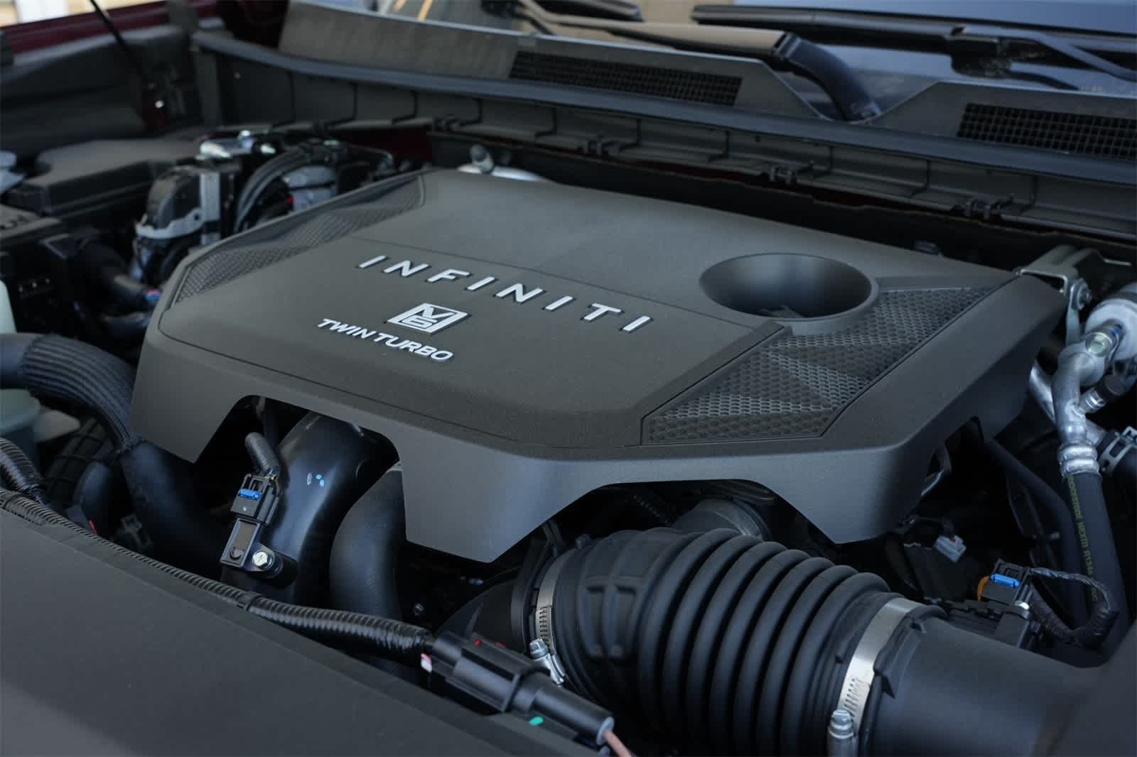 2025 INFINITI QX80 Sensory 27