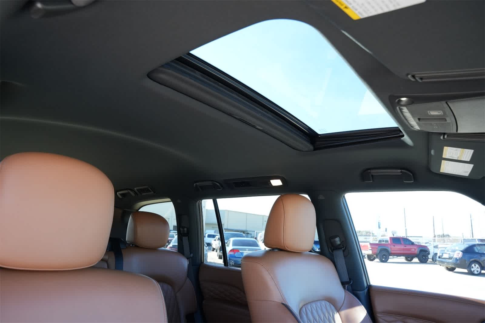 Thumbnail: 2024 INFINITI QX80 - 24