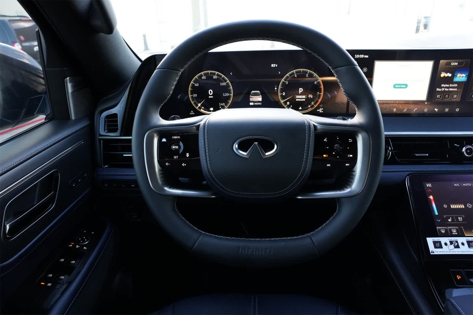 Thumbnail: 2026 INFINITI QX80 - 9