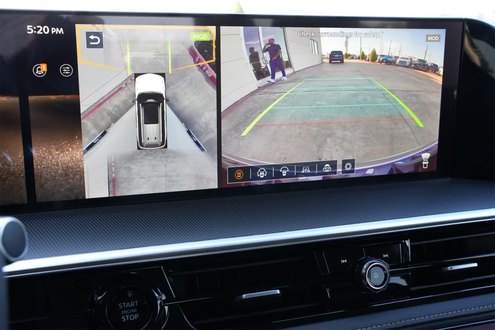 Thumbnail: 2026 INFINITI QX80 - 14