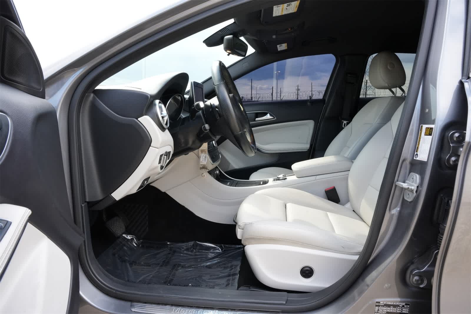 Thumbnail: 2016 Mercedes-Benz GLA - 15