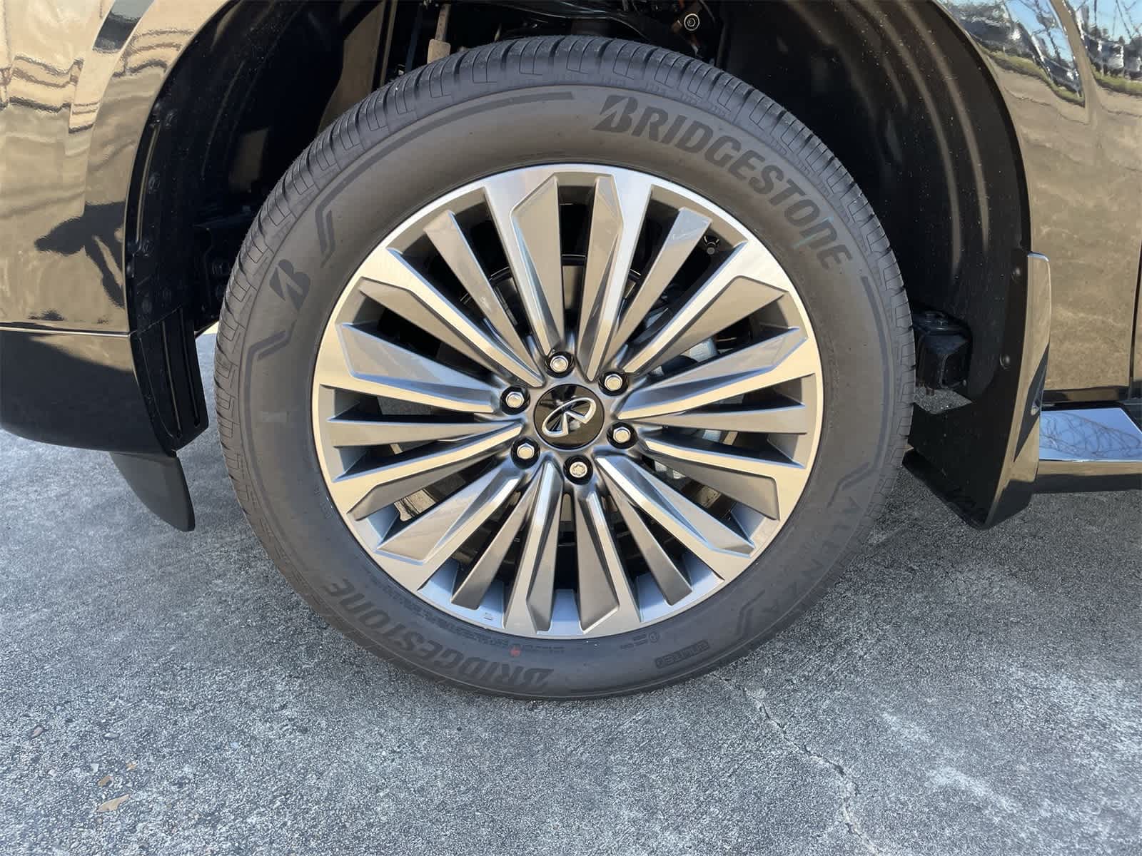 Thumbnail: 2025 INFINITI QX80 - 27