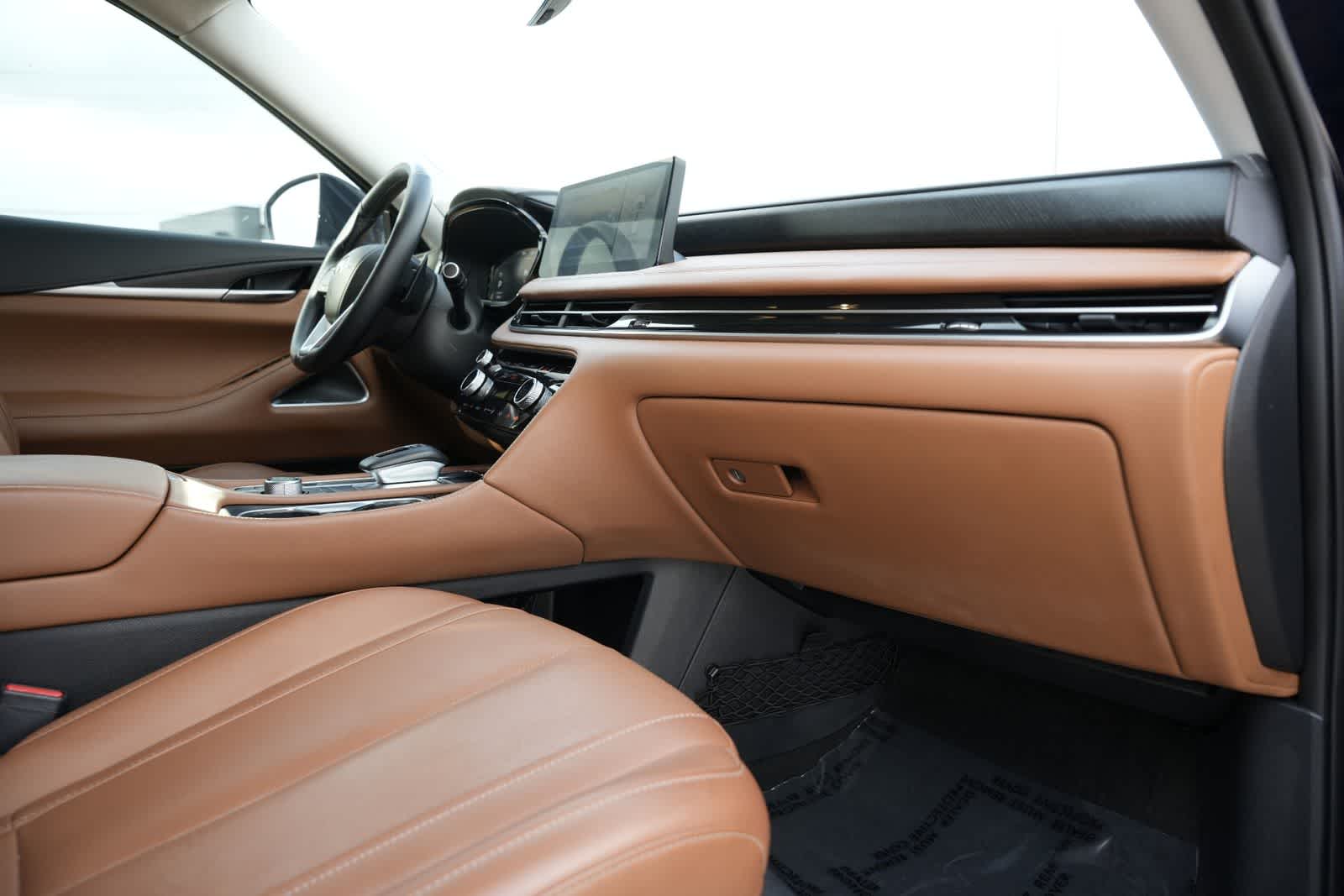Thumbnail: 2023 INFINITI QX60 - 22