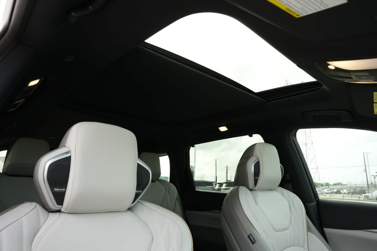 Thumbnail: 2026 INFINITI QX60 - 23