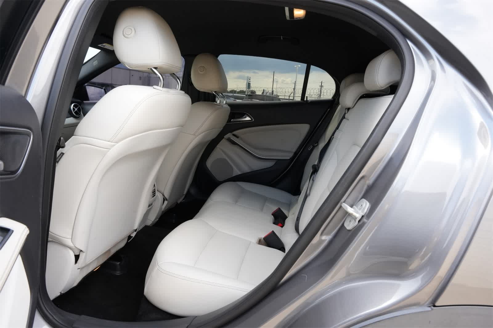 Thumbnail: 2016 Mercedes-Benz GLA - 17