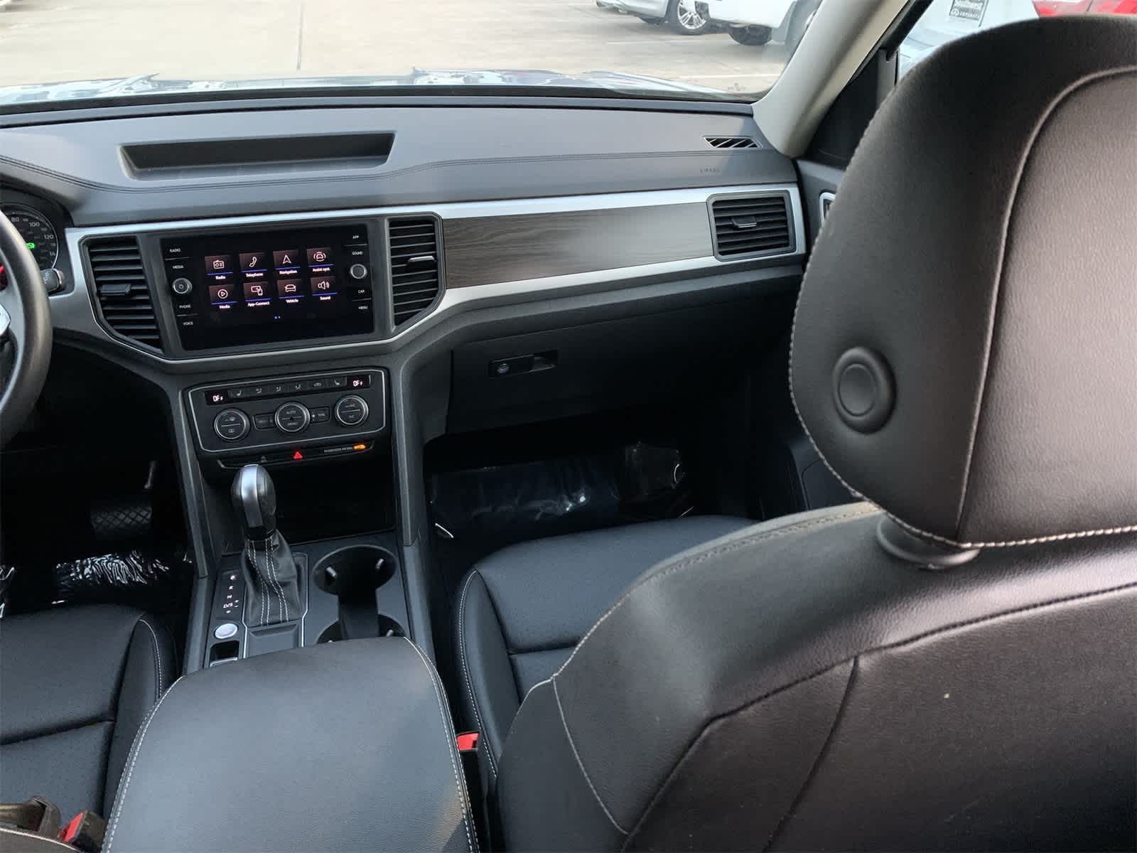 2021 Volkswagen Atlas SE 8