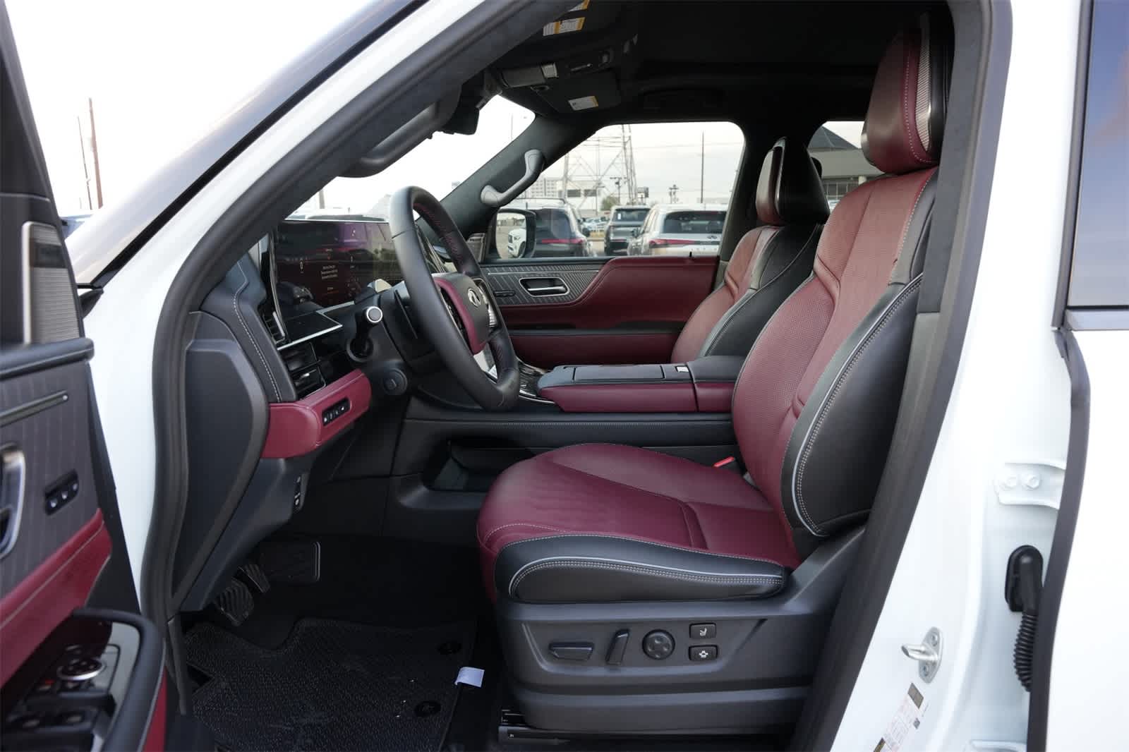 Thumbnail: 2026 INFINITI QX80 - 17