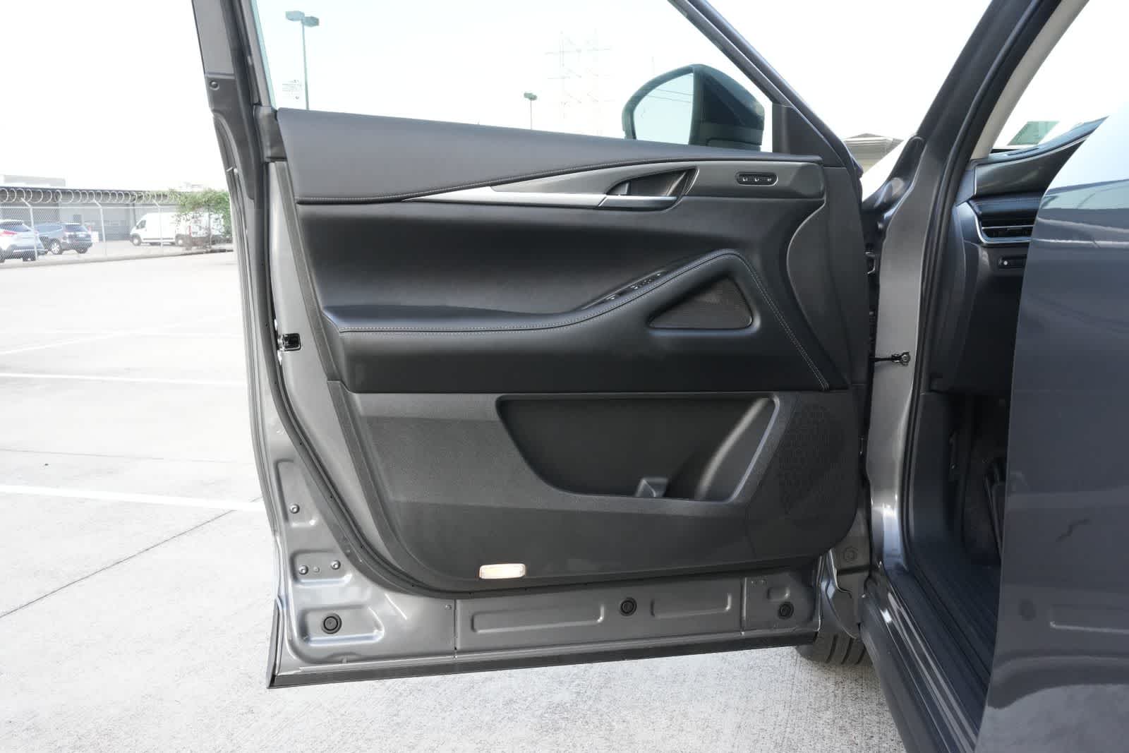 Thumbnail: 2026 INFINITI QX60 - 18