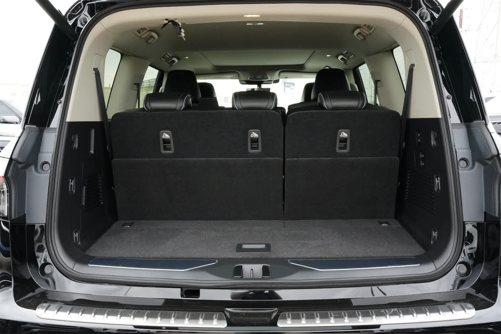 Thumbnail: 2025 INFINITI QX80 - 21