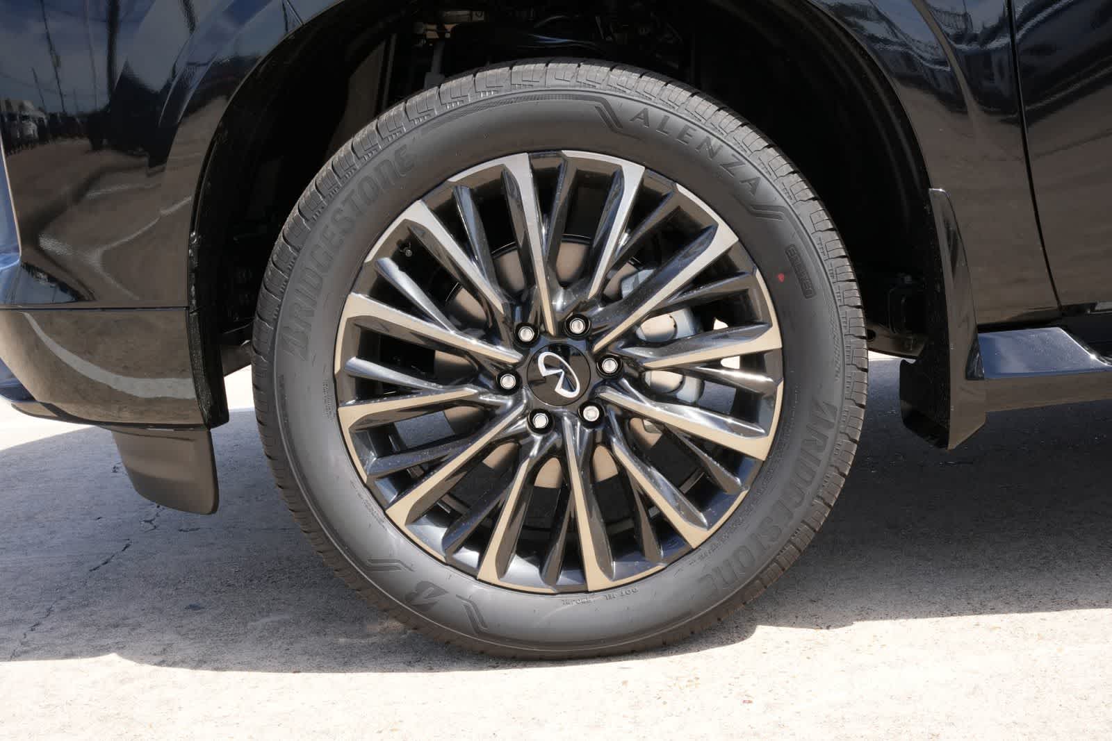 Thumbnail: 2026 INFINITI QX80 - 26