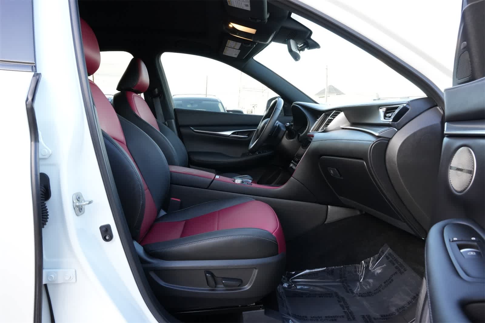 Thumbnail: 2025 INFINITI QX50 - 24